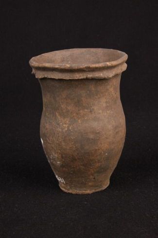 唐渤海时期  筒形褐陶罐